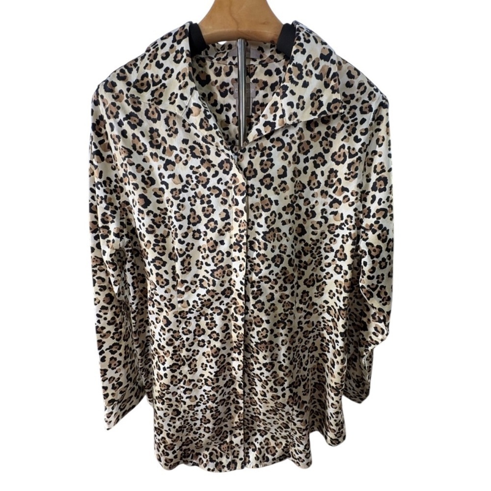Chicos Animal Print Blouse With Hidden Button Closure, Size 1 - Picture 1 of 3